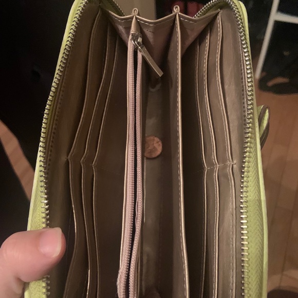 Anne Klein clutch - Picture 3 of 3